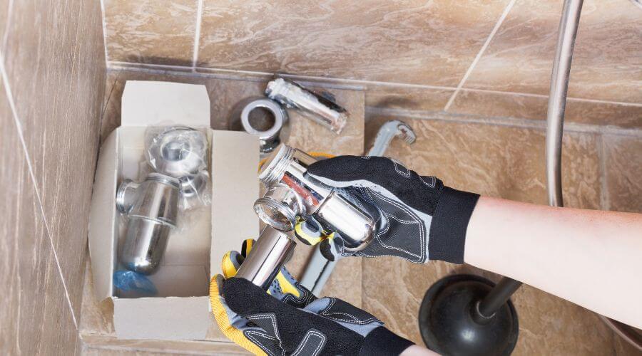 Professional residential roofers in Pleasant Valley, IA